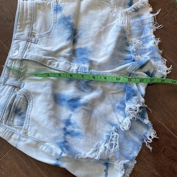 American Eagle Outfitters Blue Tie-Dye Denim Shorts size 00 - Picture 4 of 8